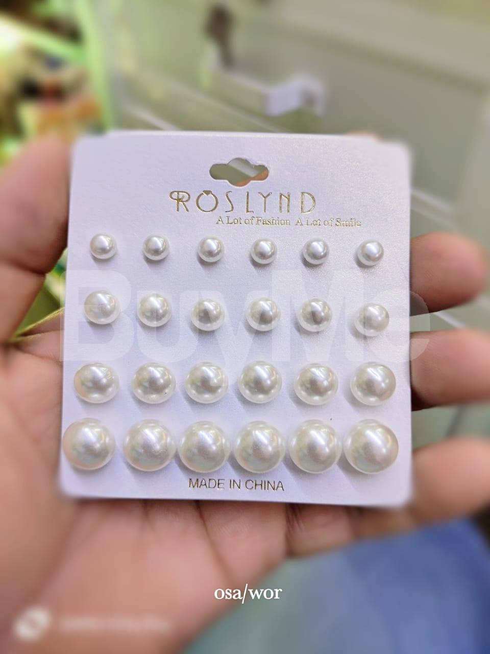 BUTTON EARRINGS - WHITE