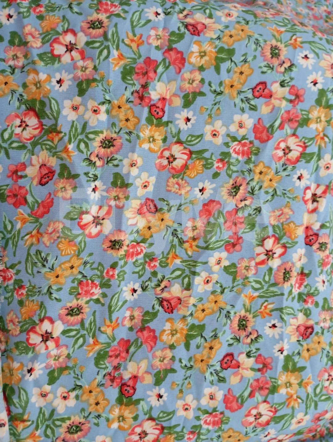 WOMEN'S CLOTHING DESIGN