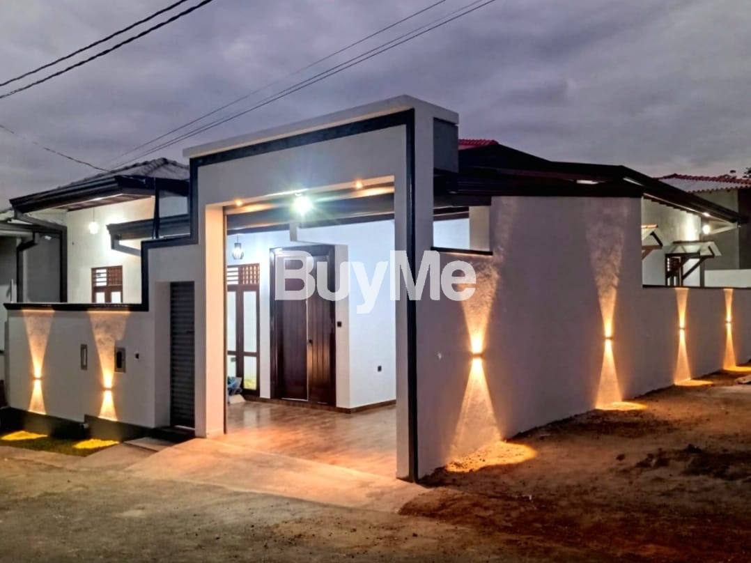 FULLY COMPLETED "MODERN TYPE" BRAND NEW SINGLE STORY HOUSE FOR SALE IN KADUWELA
