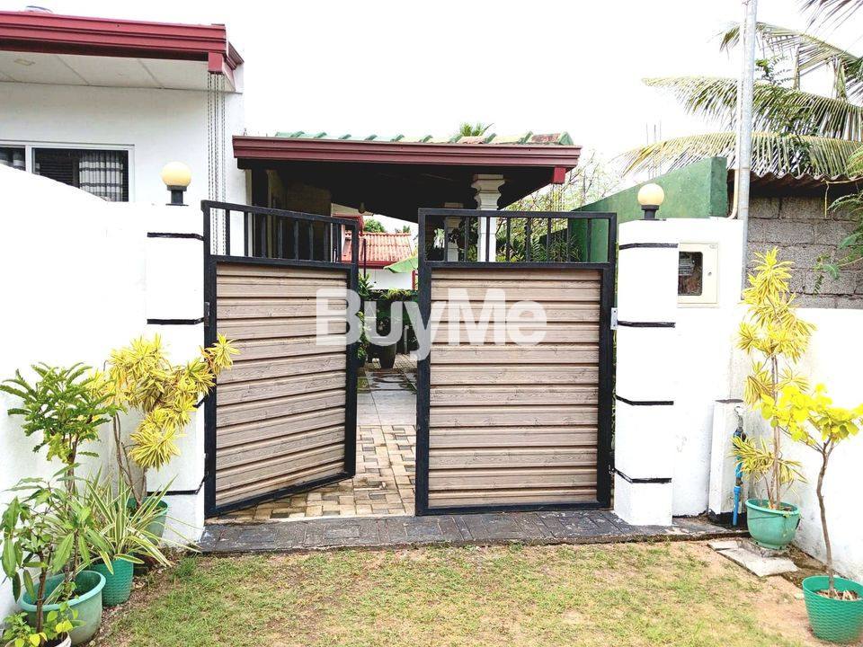 SINGLE STORY "SLAB TYPE" HOUSE FOR SALE IN KADUWELA KORATHOTA