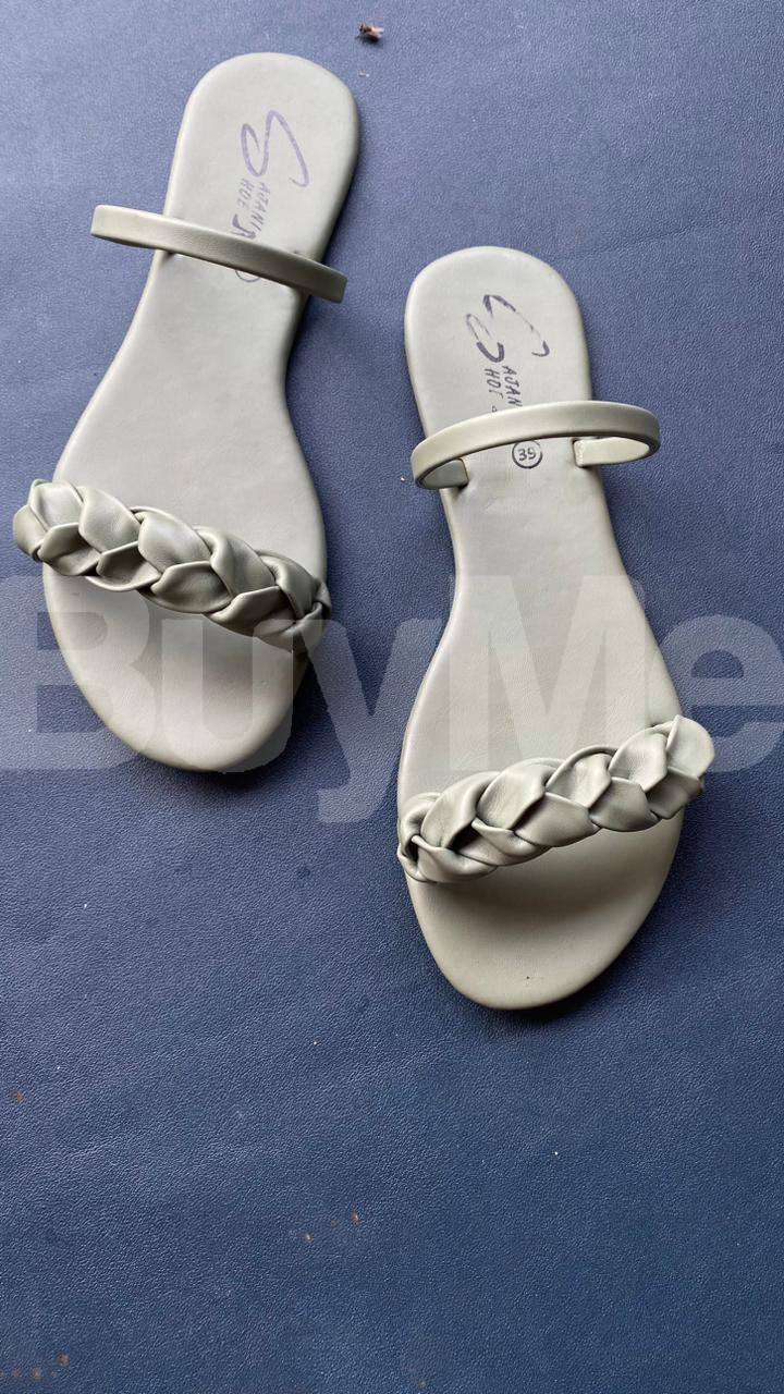 LADIES SLIPPERS