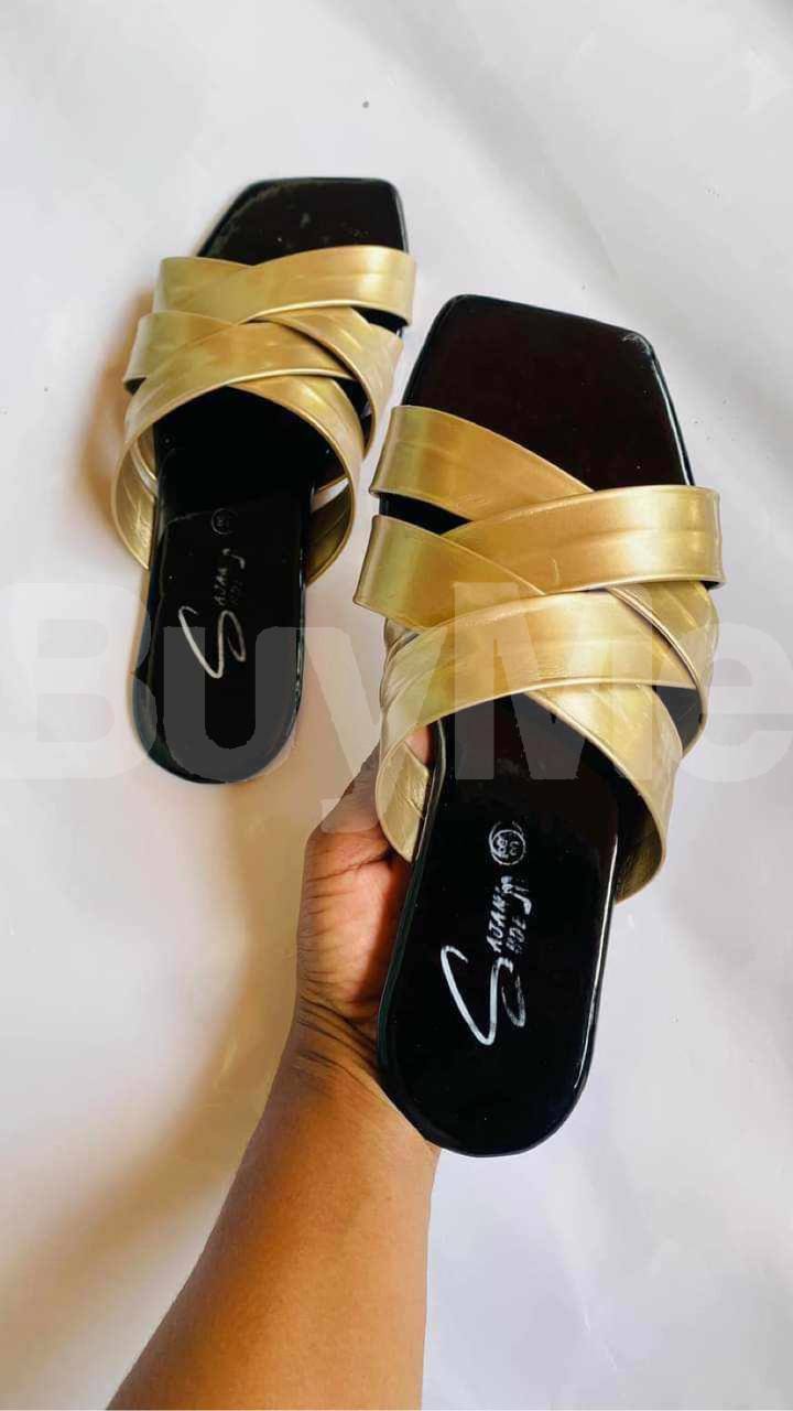 LADIES SLIPPERS