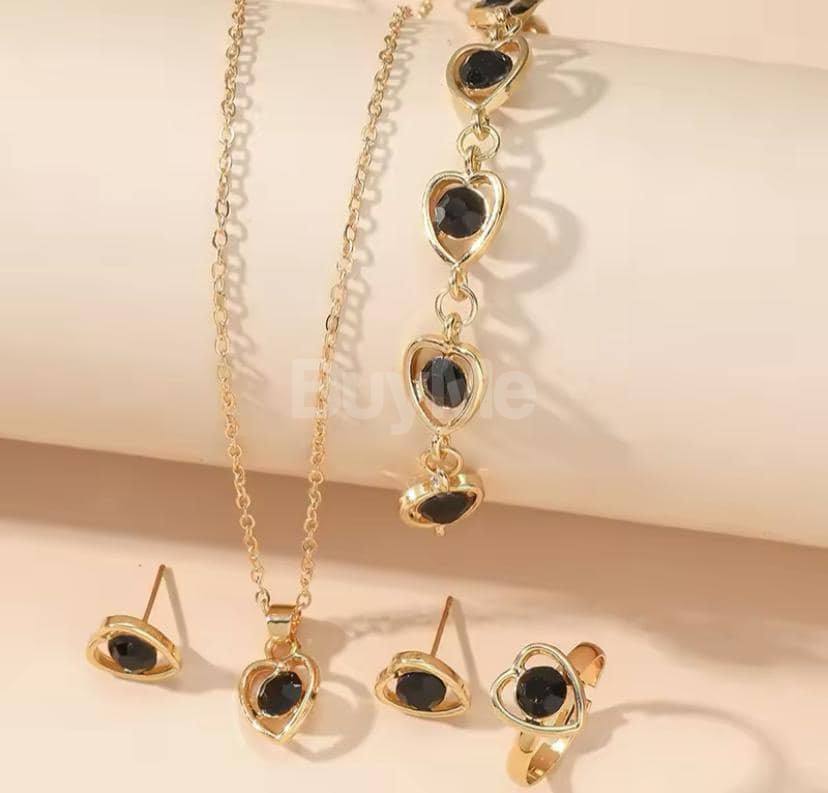 JEWELLERY SET WITH BLACK STONES