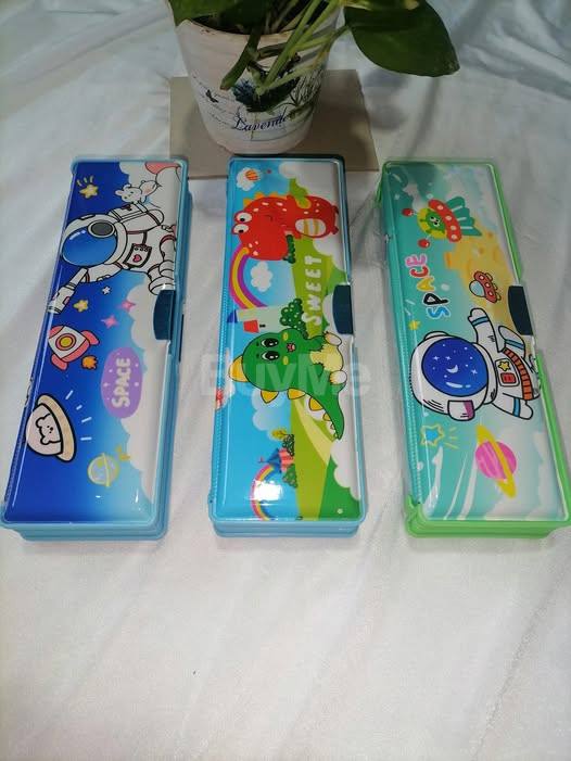 MAGNET PENCIL BOX