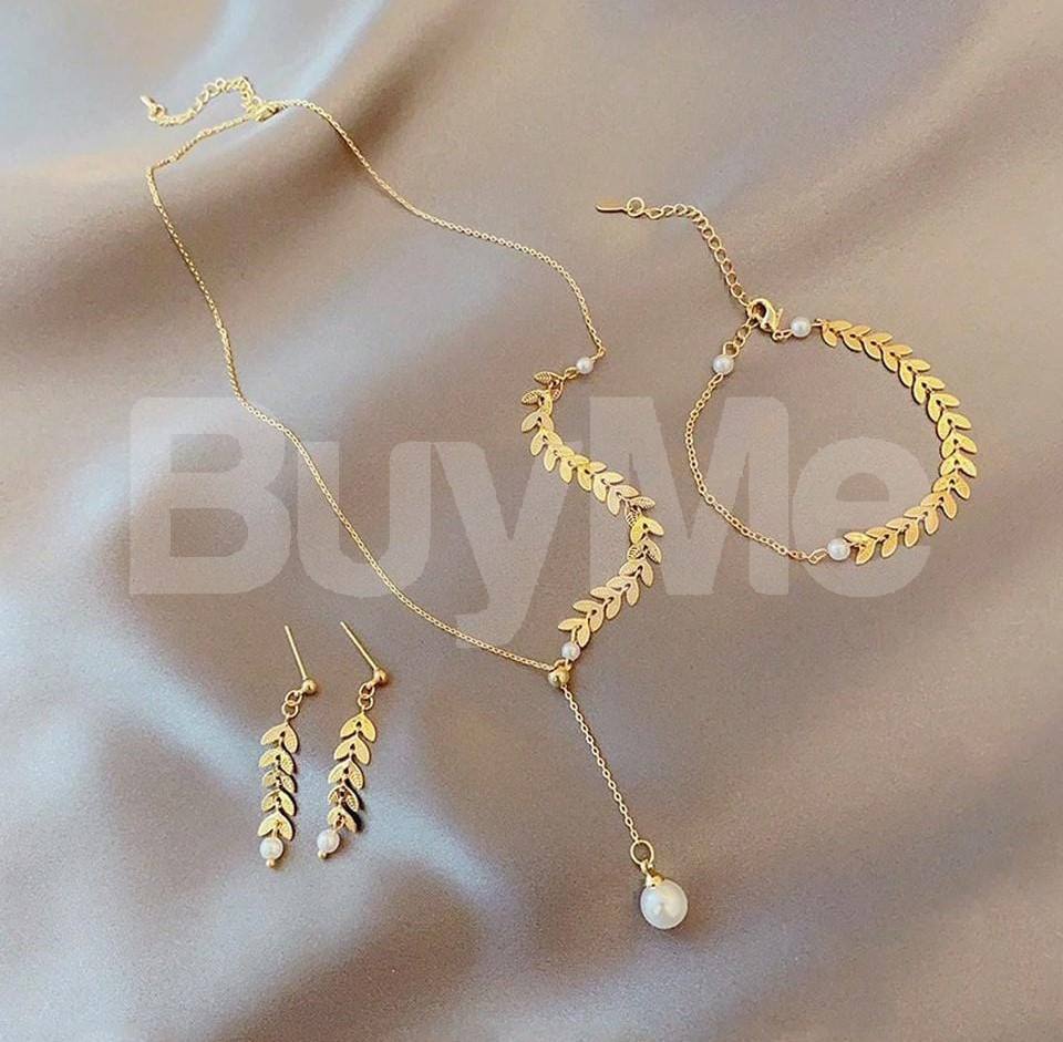 LEAF-PATTERN JEWELLERY SET