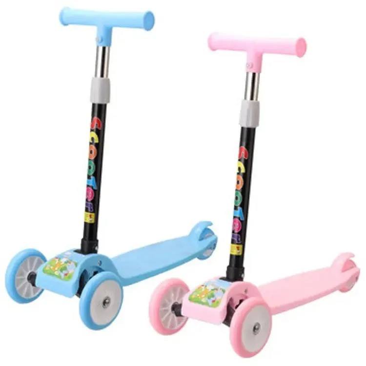3-WHEEL KIDS SCOOTER