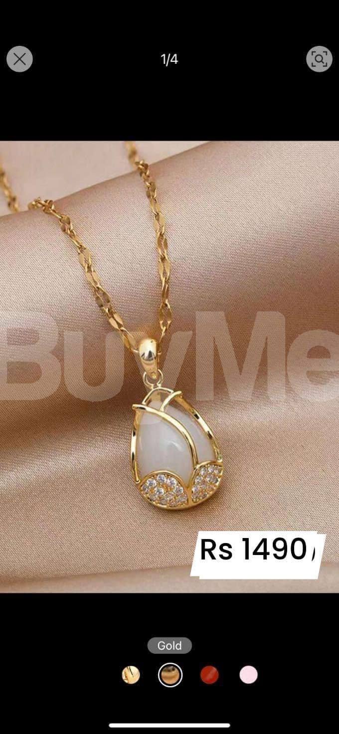 CHAIN WITH PENDENT