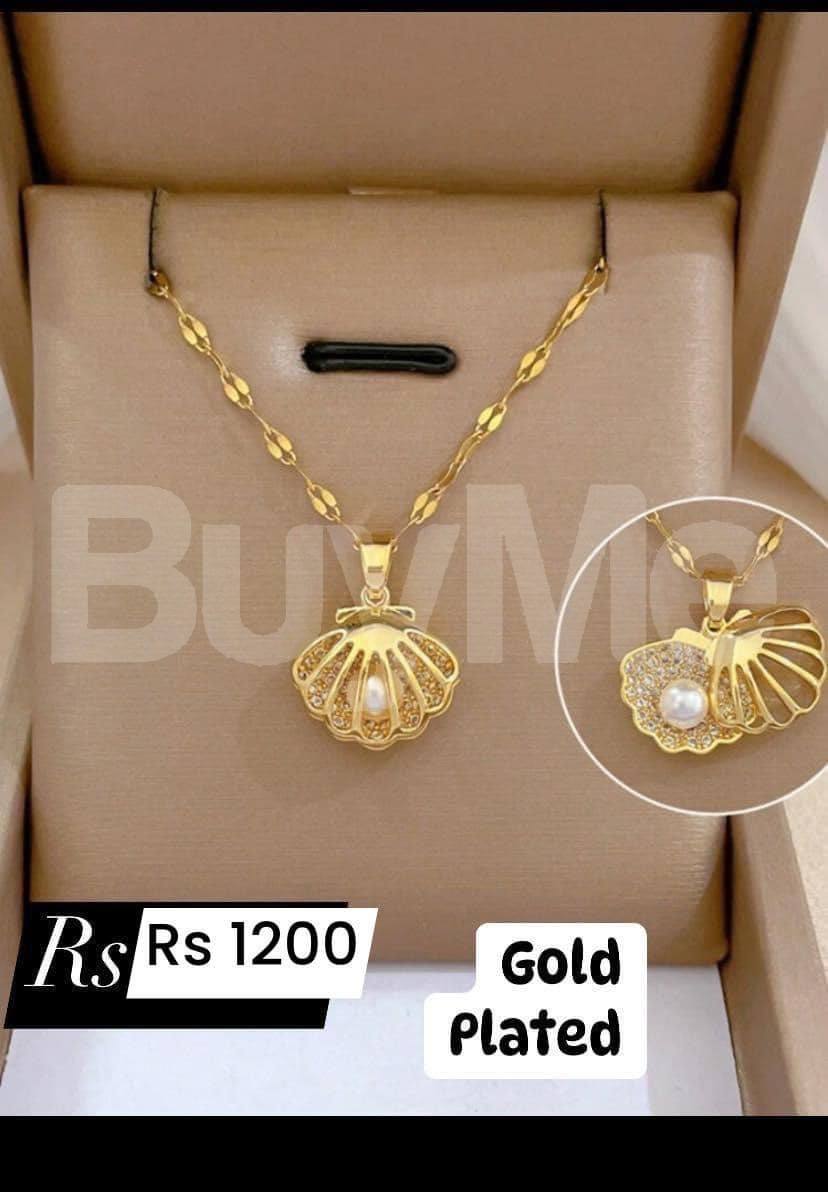 CHAIN WITH GOLD PLATED PENDENT
