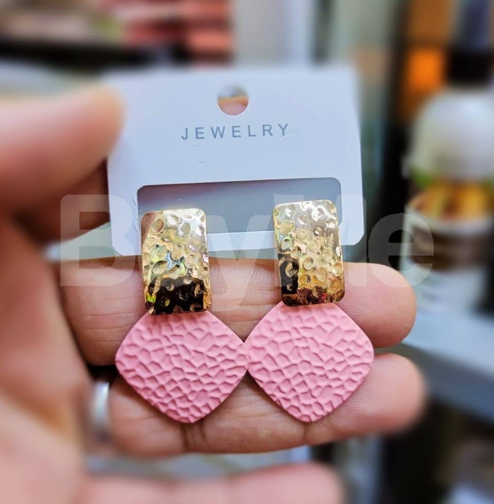SQUARE SHAPED STUD EARRINGS - PINK