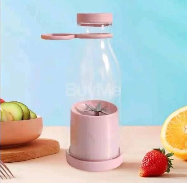 RECHARGEABLE PORTABLE MINI JUICE BLENDER
