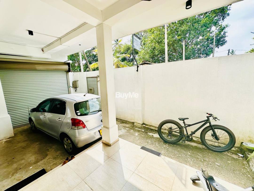 2 Story House for Sale in Battaramulla Robert Gunawardhana road (S260)