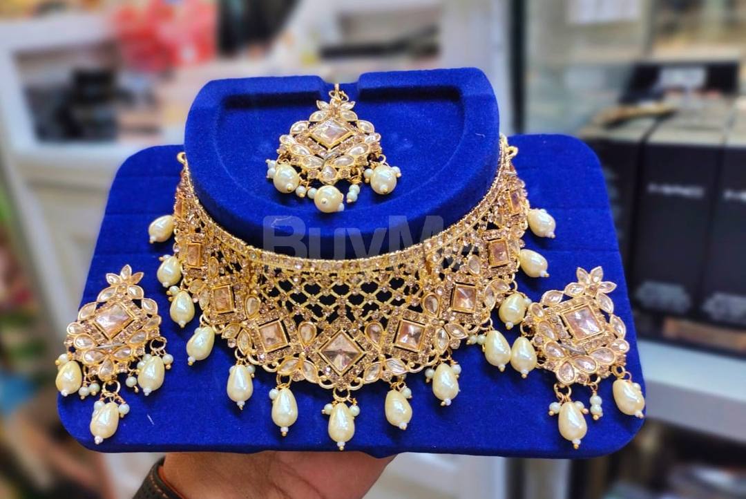 CUP NECKLACE - CREAM COLOUR