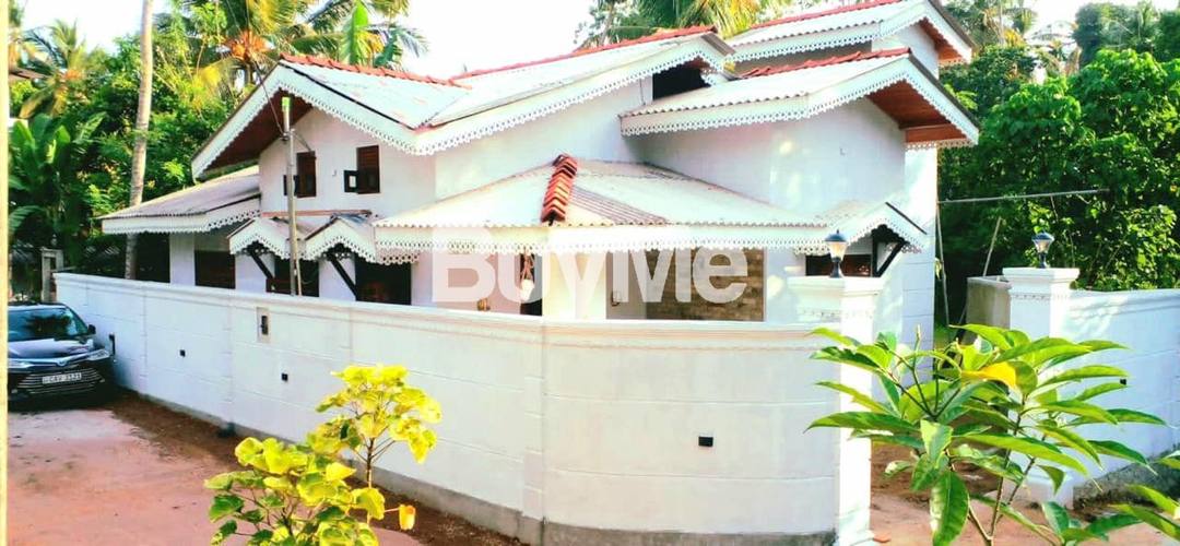 MODERN SINGLE STOREY HOUSE FOR SALE IN HEIYYANTHUDUWA SAPUGASKANDA
