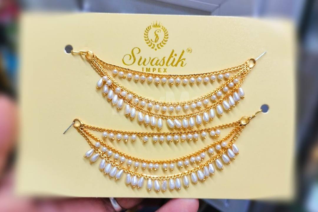 JUMKI MAATTAL EARRING WITH WHITE BEADS