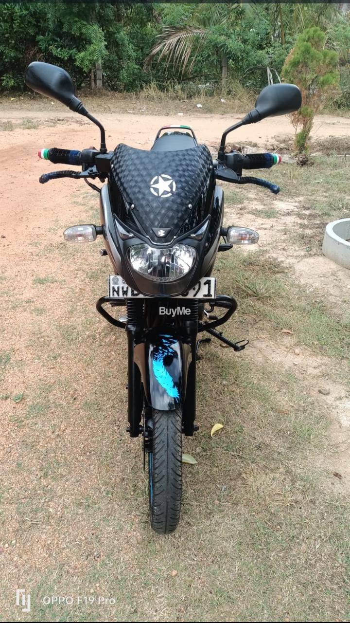 BAJAJ PULSAR 150. - 2018
