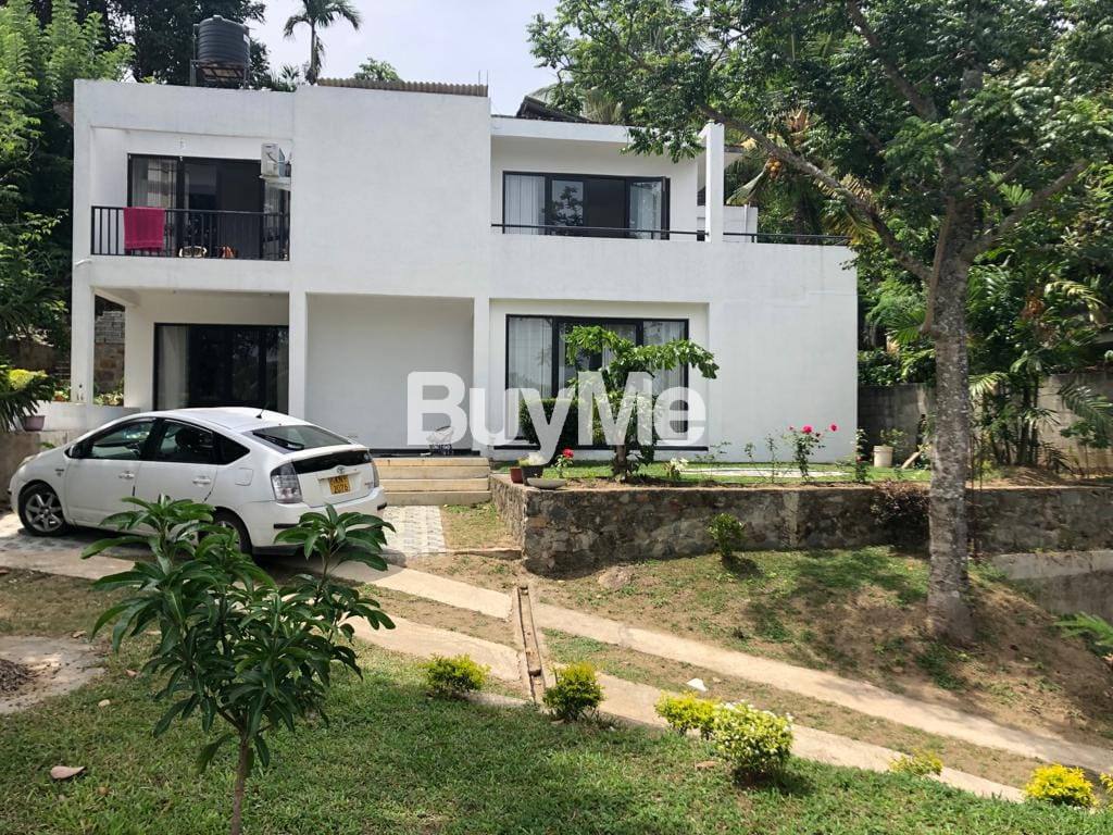 HOUSE AVAILABLE FOR SALE IN KANDY, PALLEKALE