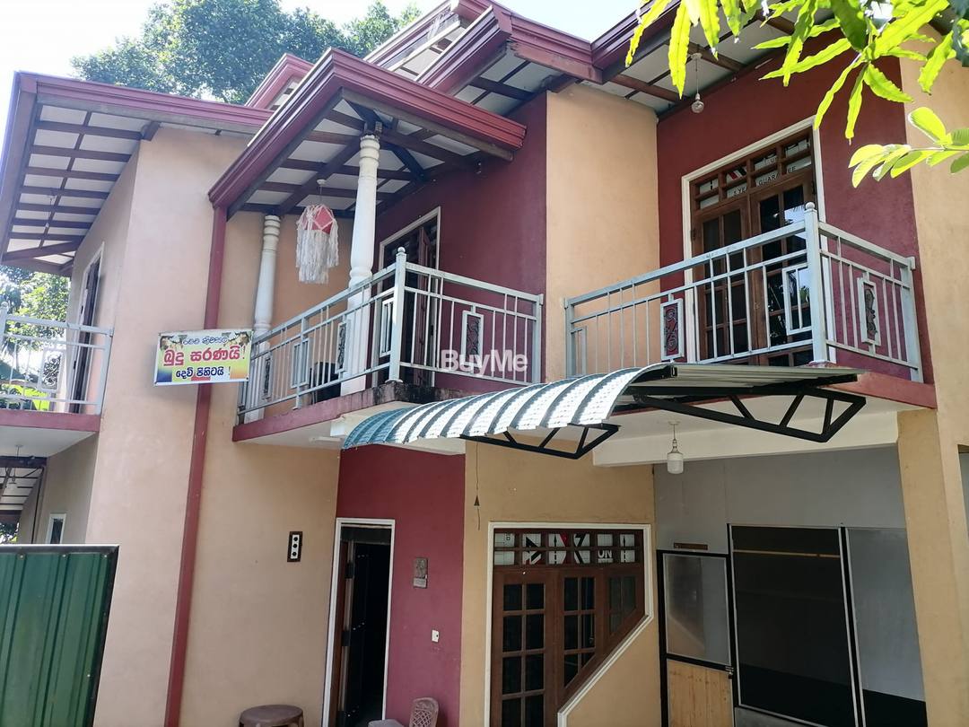 HOUSE FOR AVAILABLE IN KANDY ( MANIKHINNA)