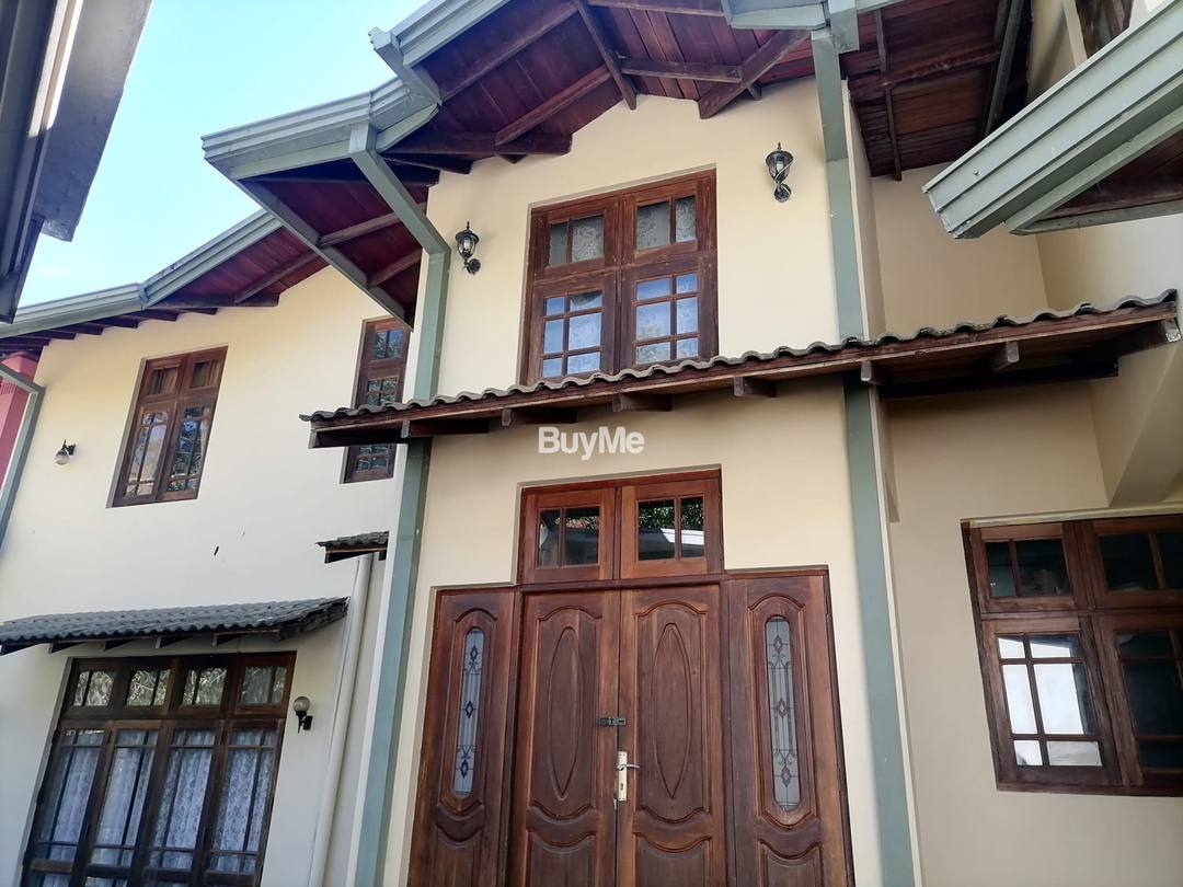 HOUSE AVAILABEL FOR SALE IN KANDY ( HANTHANA)