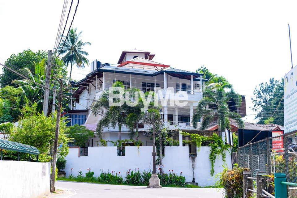 MORDEN VILLA FOR SALE IN KANDY