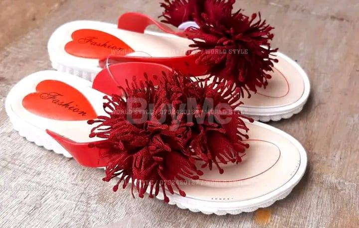 RED COLOR LADIES SLIPPERS