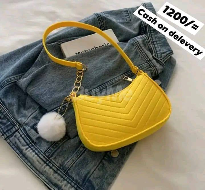 YELLOW HANDBAG DESIGN