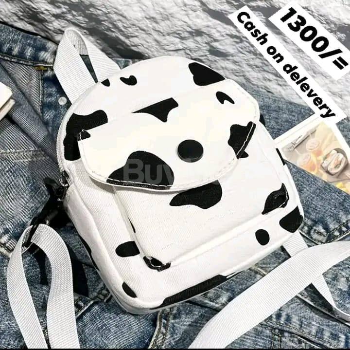 BLACK AND WHITE BACKPACK DESIGN