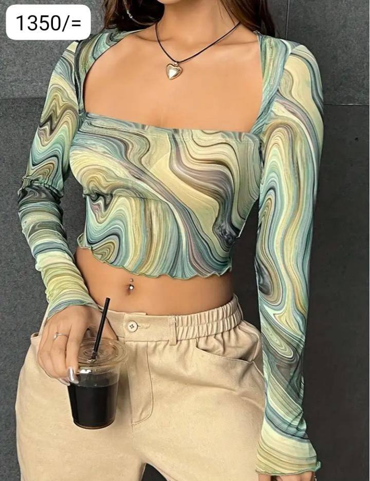 FASHIONABLE CROP TOP DESIGN