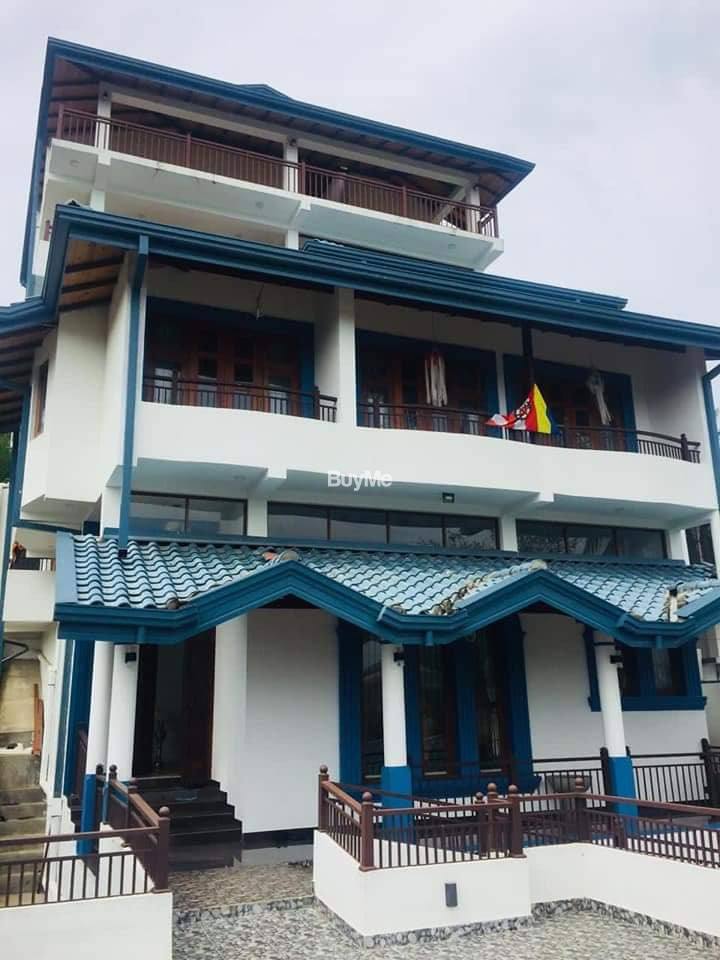 LUXURY HOUSE AVAILABLE FOR SALE IN KANDY (HARAGAMA)