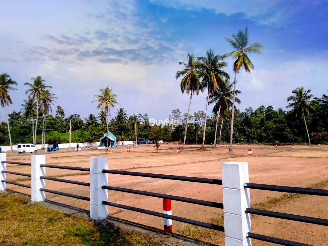 LAND FOR SALE IN BERUWALA