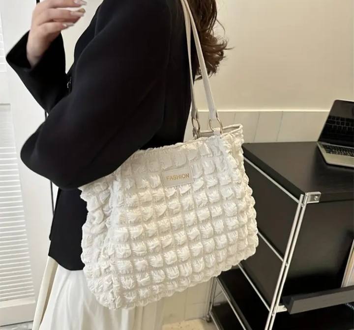 FASHIONABLE WHITE DESIGN HANDBAGS
