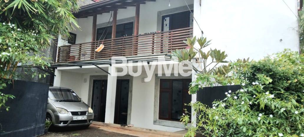 LAND WITH 2 STORY HOUSE FOR SALE IN MORATUWA