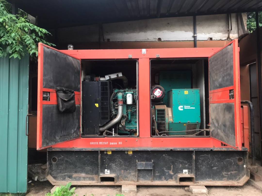 CUMMINS POWER GENERATOR
