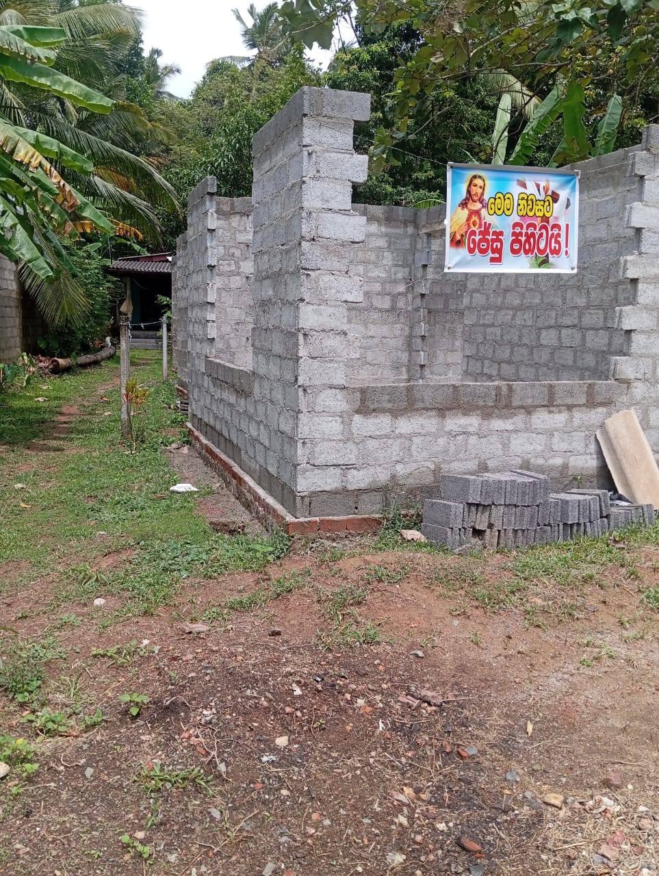 8-PERCH LAND WITH HALF COMPLETED HOUSE FOR SALE IN JA-ELA
