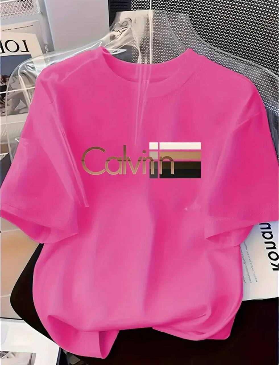 CASUAL TEE WITH 'CALVIN' PRINT - DUSKY PURPLE