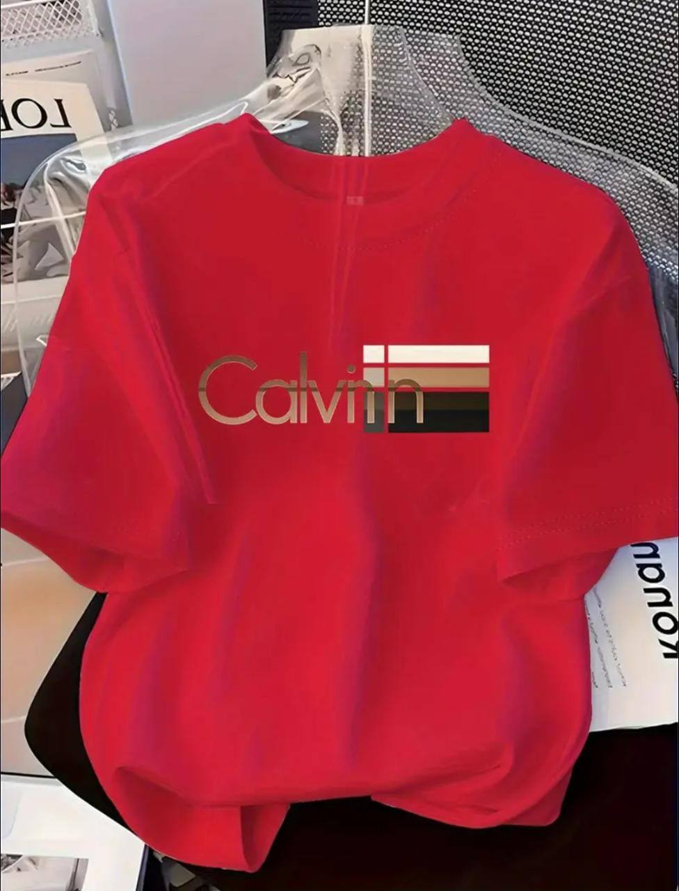CASUAL TEE WITH 'CALVIN' PRINT - RED