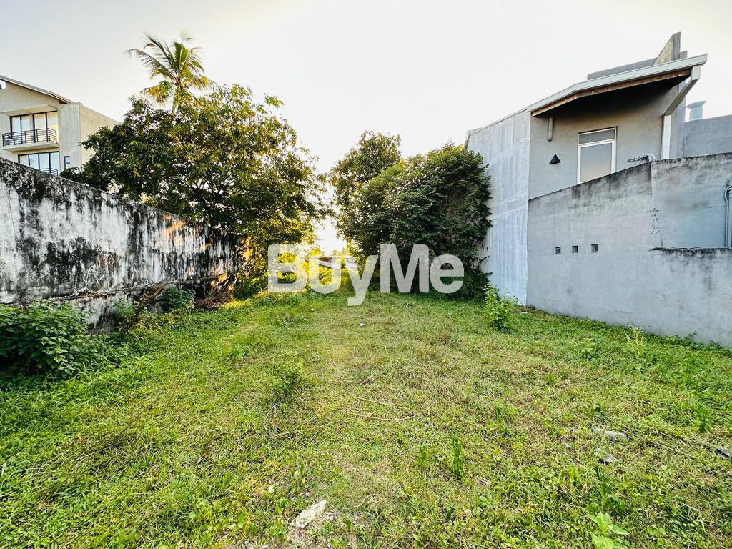 LAND FOR SALE IN BATTARAMULLA AKUREGODA LAKE ROAD - (S257)