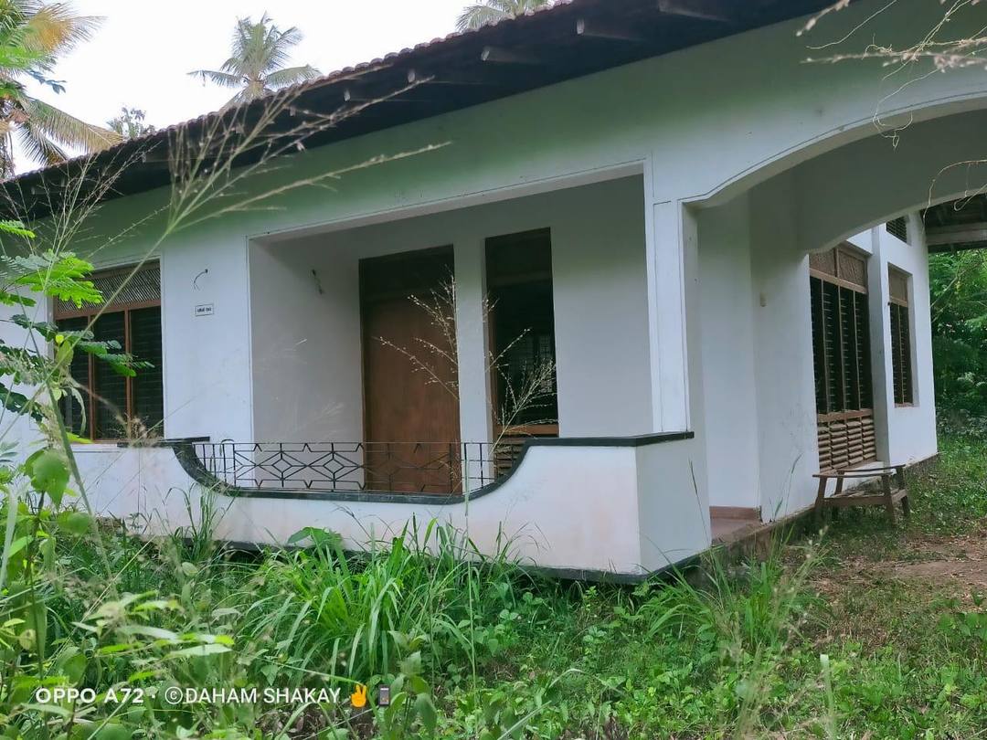 HOUSE FOR SALE IN MAKANDURA