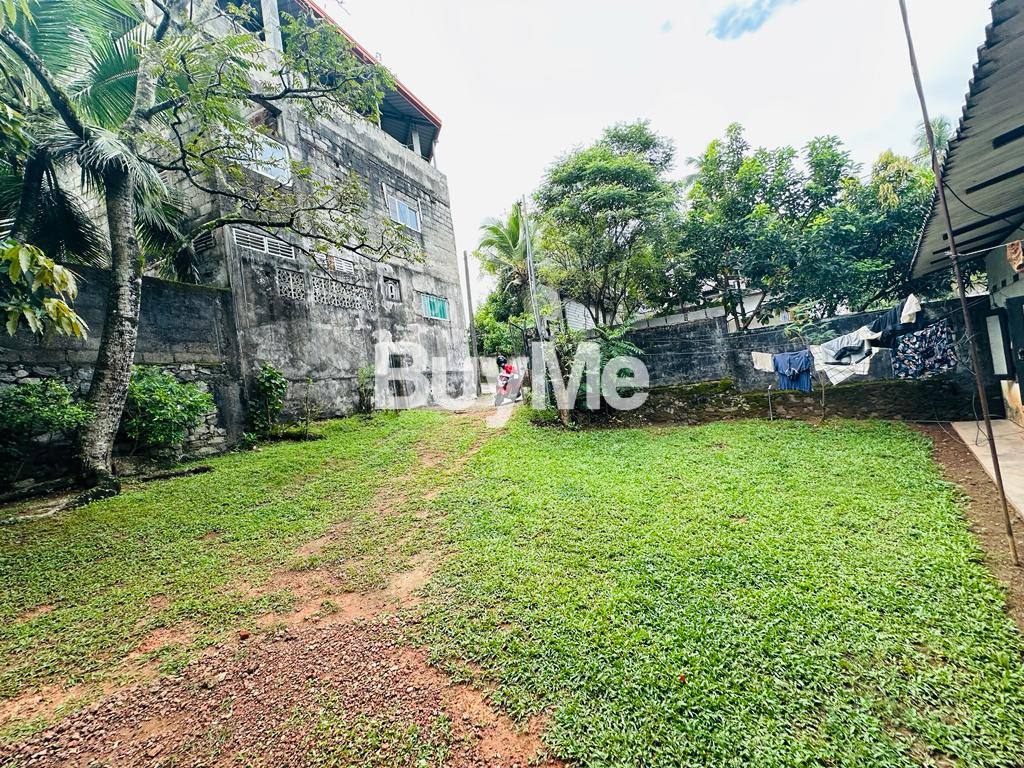 BARE LAND FOR SALE IN BATTARAMULLA PELAWATTA NUGADENIYA ROAD - (S243)
