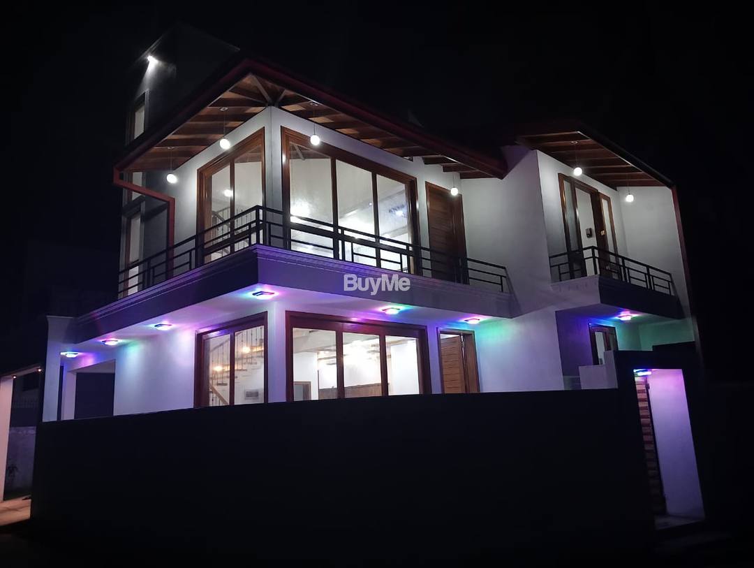 Brand New Luxury House For Sale at Athurugiriya