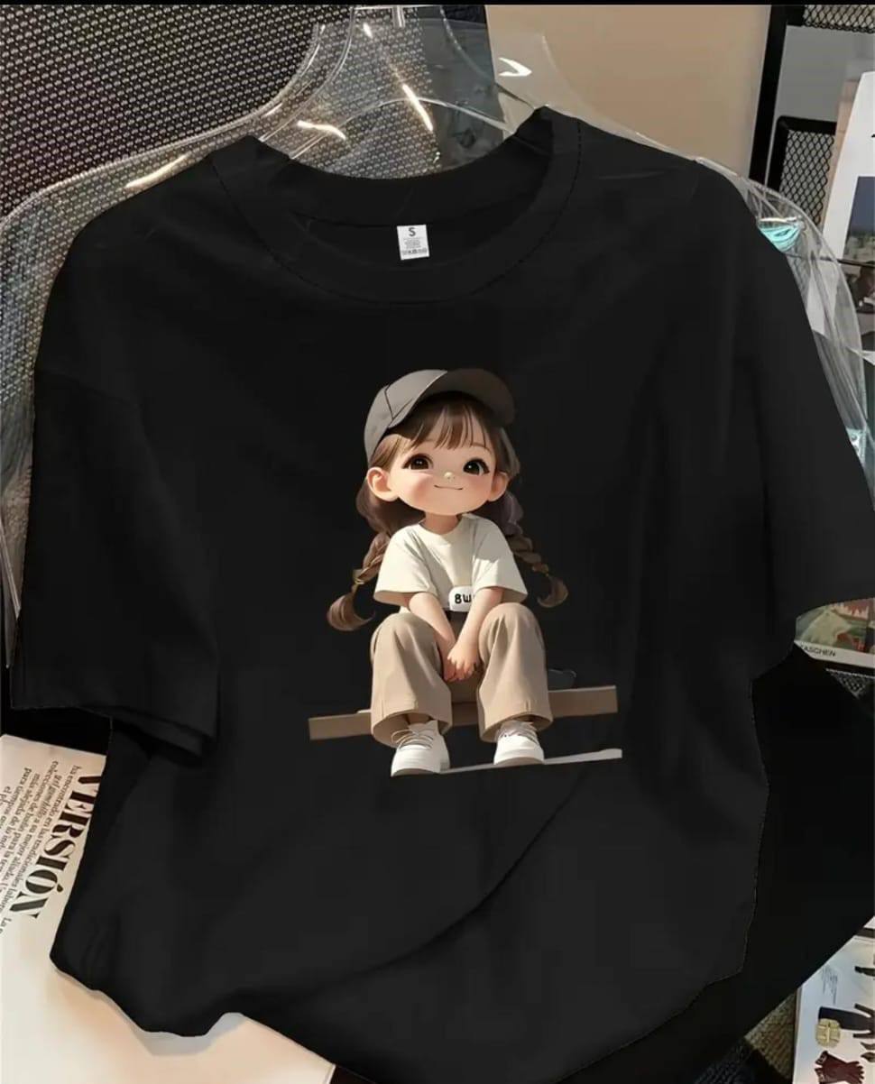 BLACK TEE WITH LITTLE GIRL PRINT