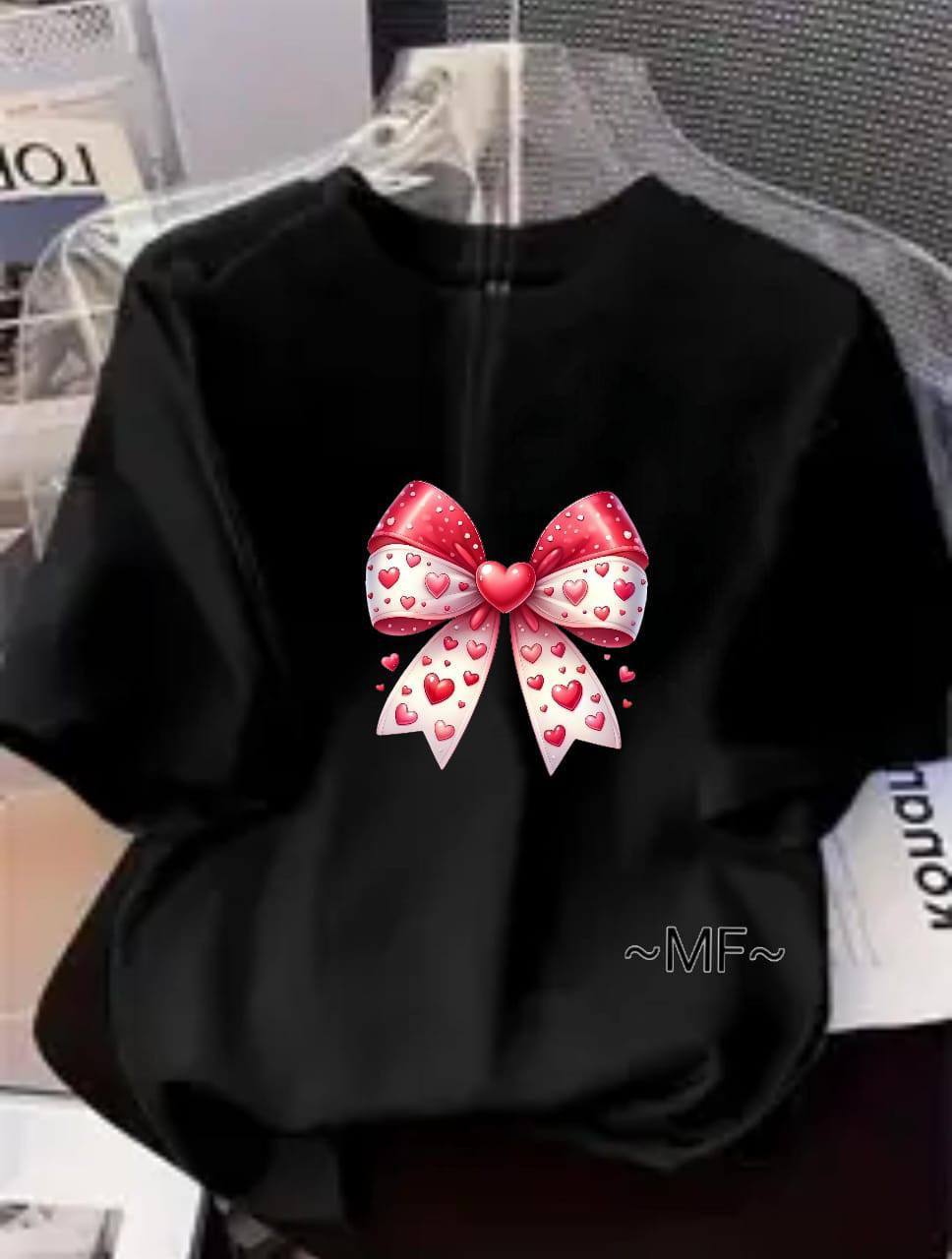 BLACK TEE WITH BOW DESIGN