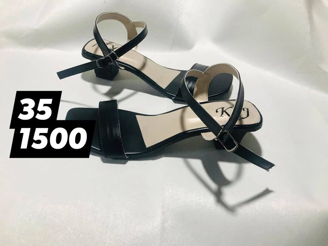BLACK HEELS LADIES SIZE 35