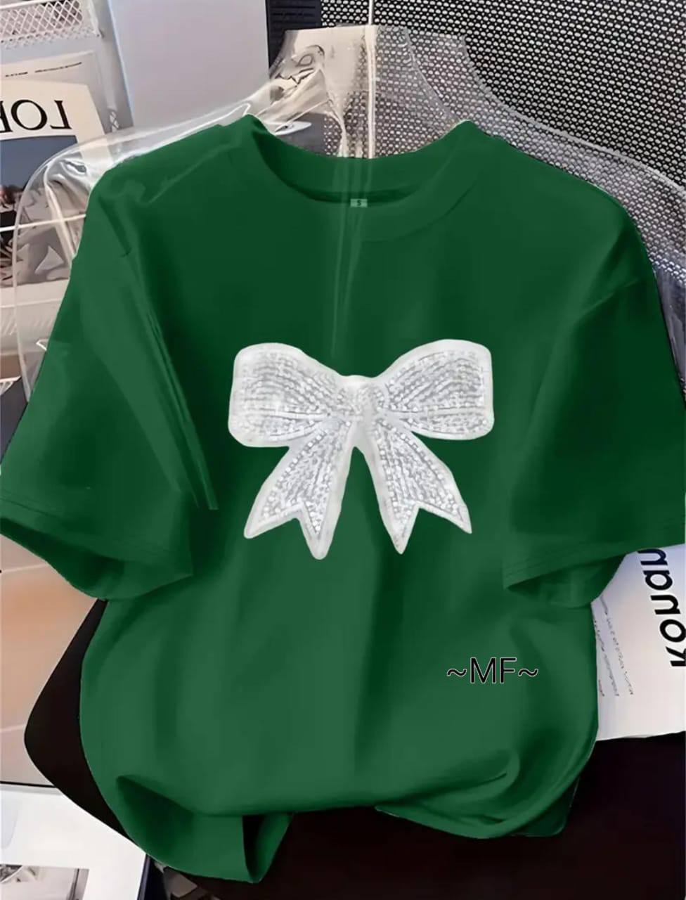 CASUAL TEE WITH BOW PRINT - GREEN
