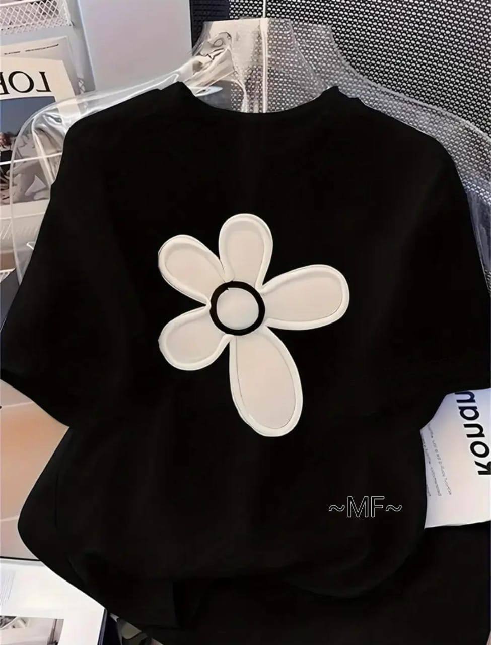 BLACK TEE WITH A FLORAL PRINT