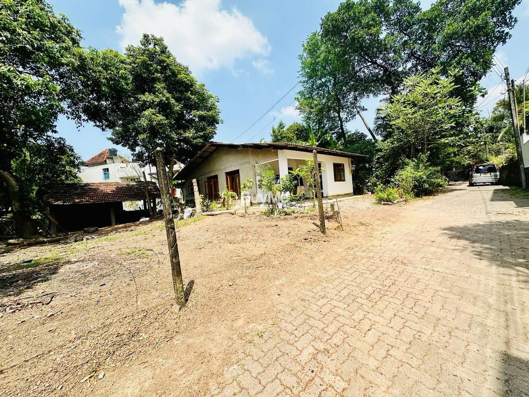 BARE LAND FOR SALE IN THALAWATHUGODA JUNCTION - (S304)