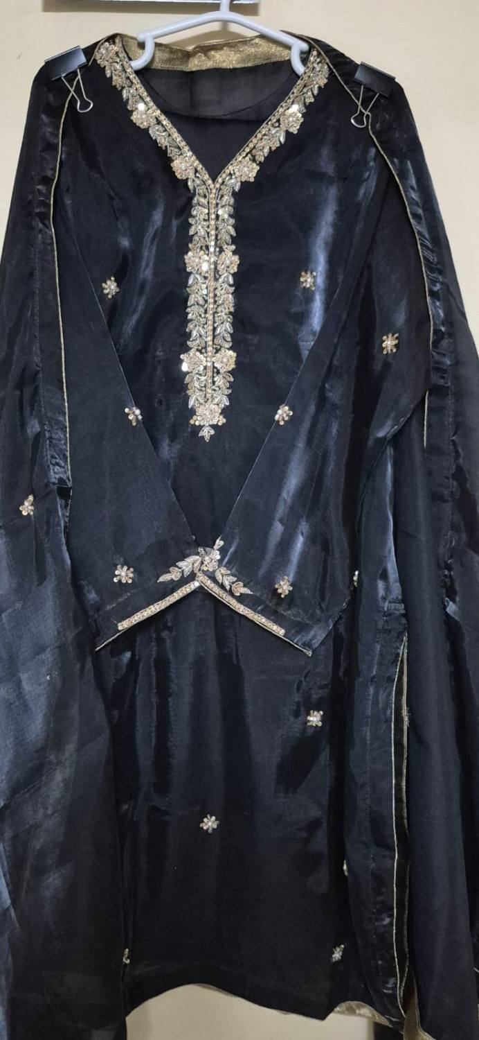 PAKISTANI PURE SILK SHALWAR KAMEEZ