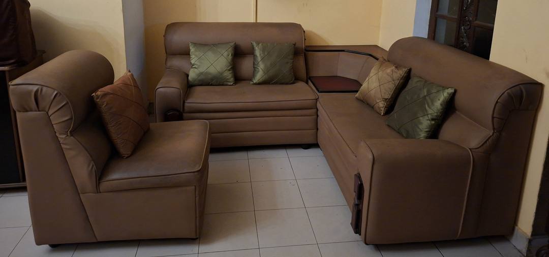 DAMRO SOFA