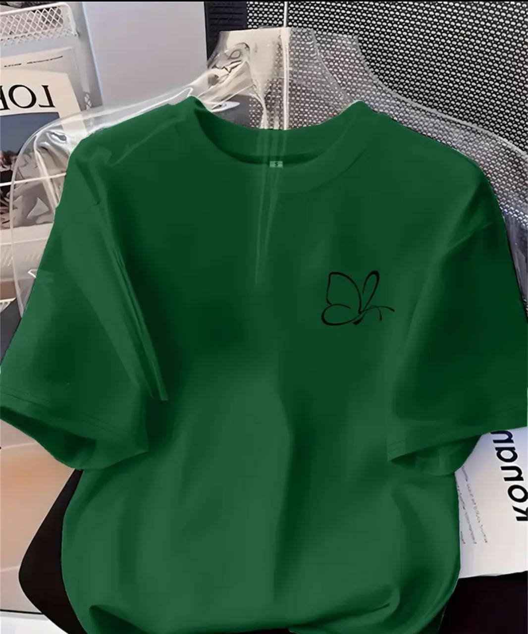 SIMPLE LINE ART BUTTERFLY TEE – DARK GREEN