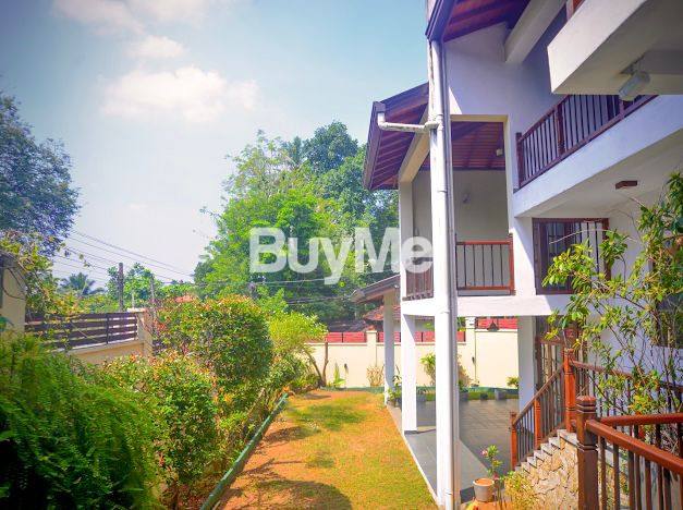 HOUSE FOR SALE IN THALAWATHUGODA HOKANDARA