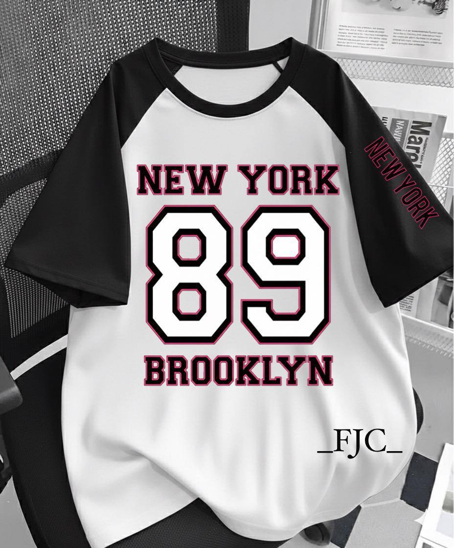 CASUAL TEE WITH 89 NUMBER PRINT